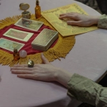 Мистические символы и атрибуты гадания в современном контексте